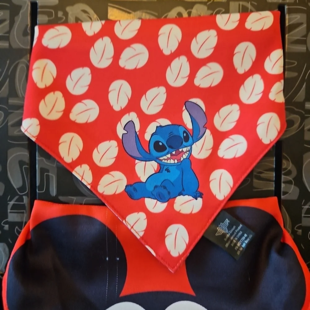 🆕️Disney Medium Dog Collar w/ Mickey Mouse Stitch‎ Bandanas Reversible Washable